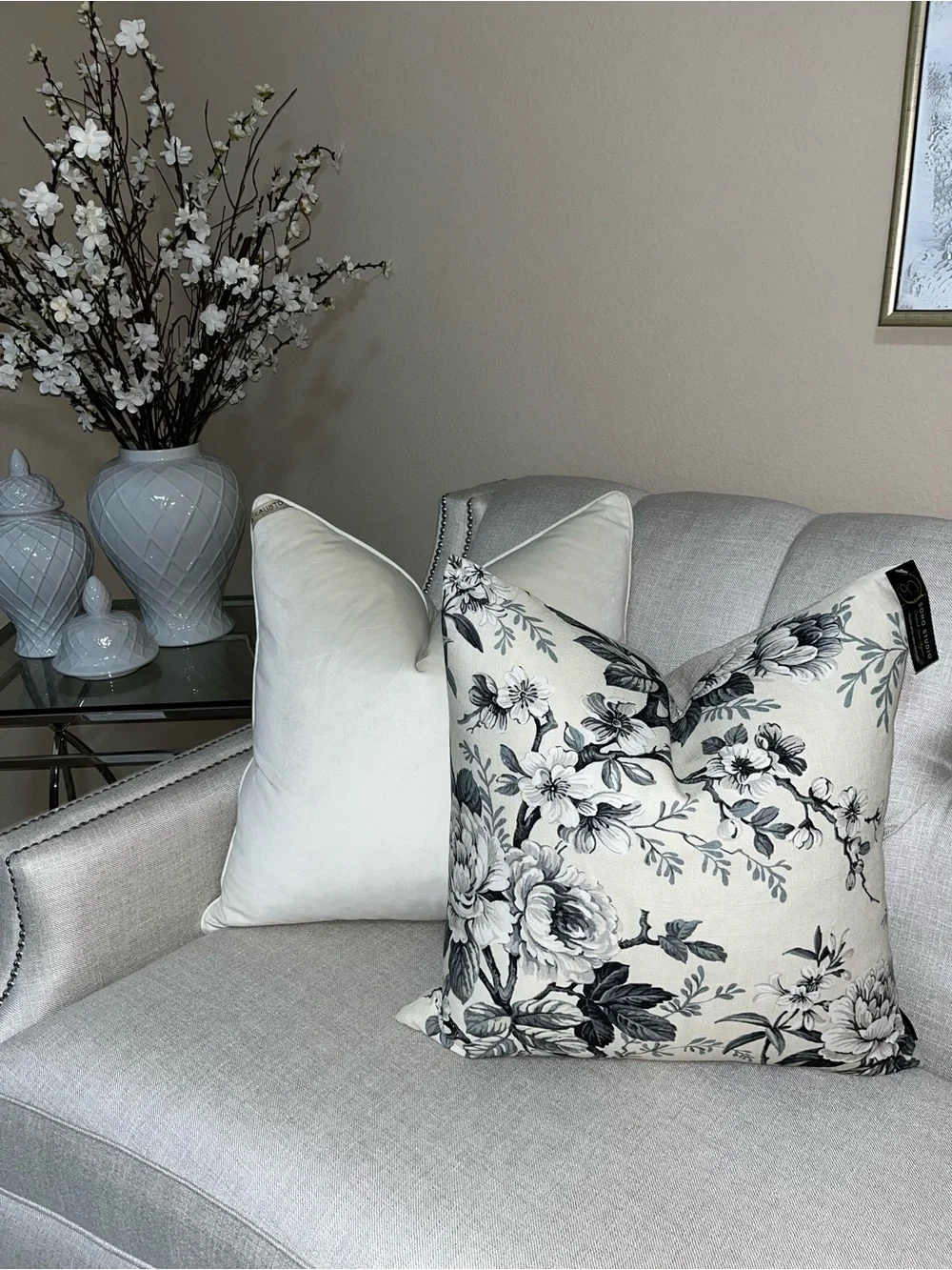 1-NWT SOHO STUDIO FLORAL DESIGN LUXURY DECORATIVE PILLOW